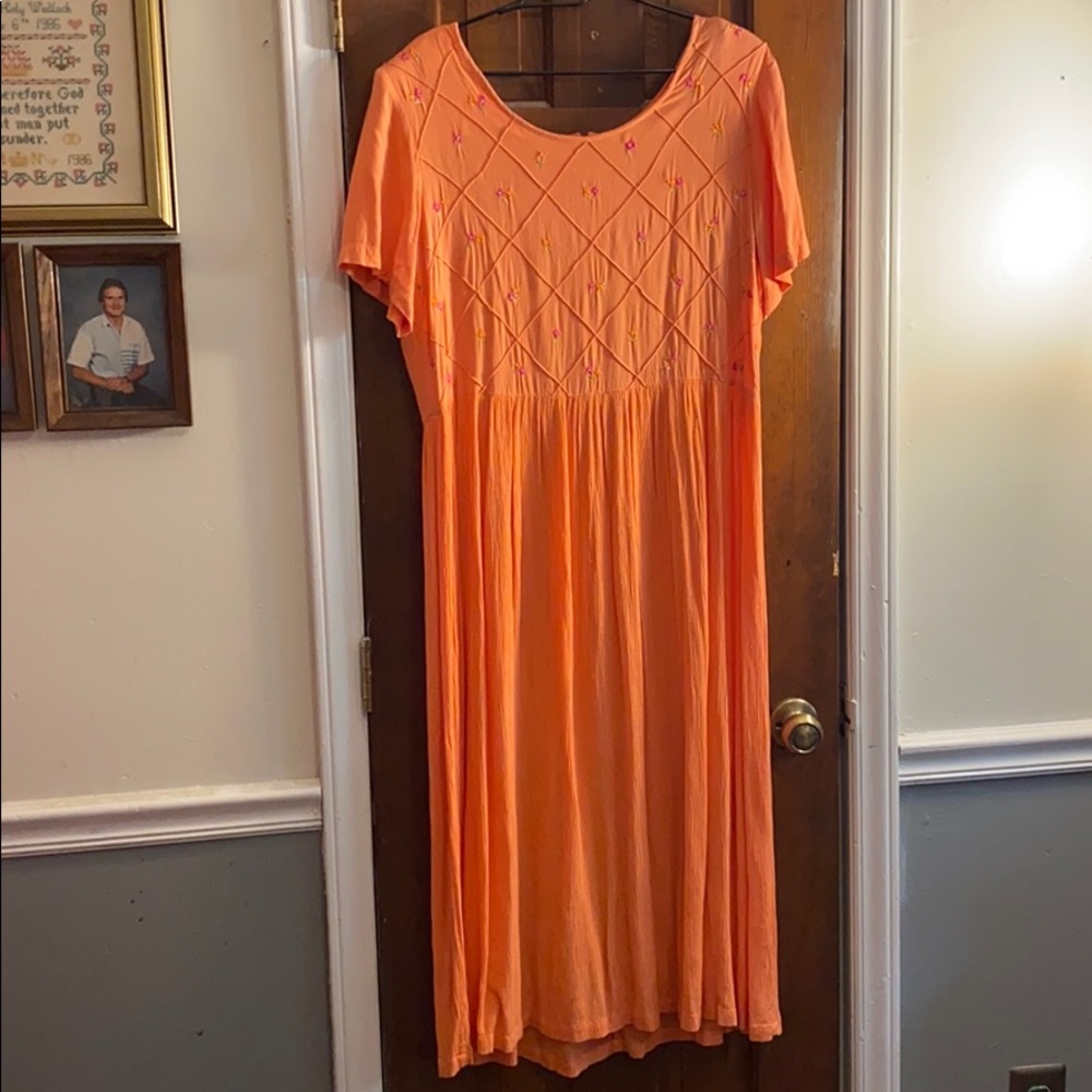 Satin New York size L tangerine Dress w/ flowers